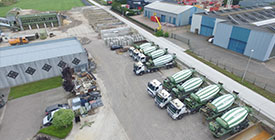 Goijens - luchtfoto betonwagens